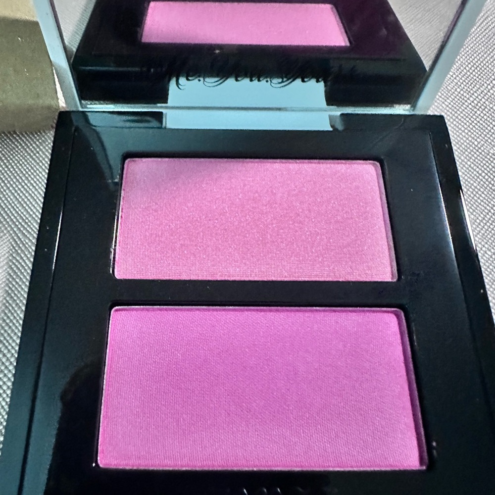 GXVE Beauty Feelin’ Cheeky Amplifying Blush Duo – EX-GIRLFRIEND
New in Box!
